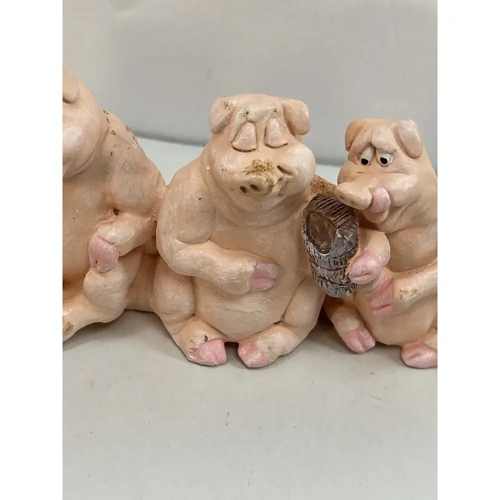 1999 Decorative Pig Figurine Five Pigs Sitting on Bench
